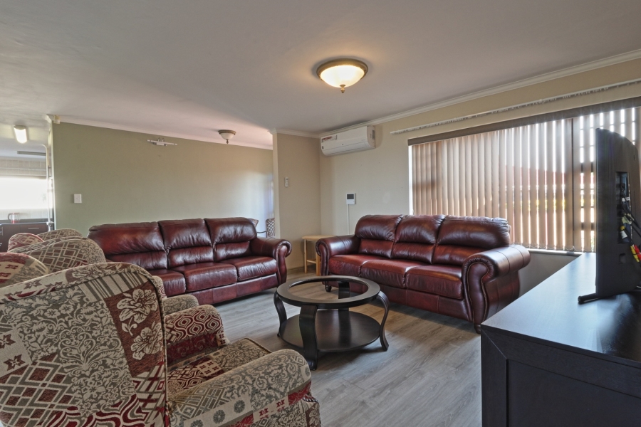 4 Bedroom Property for Sale in Reebok Western Cape